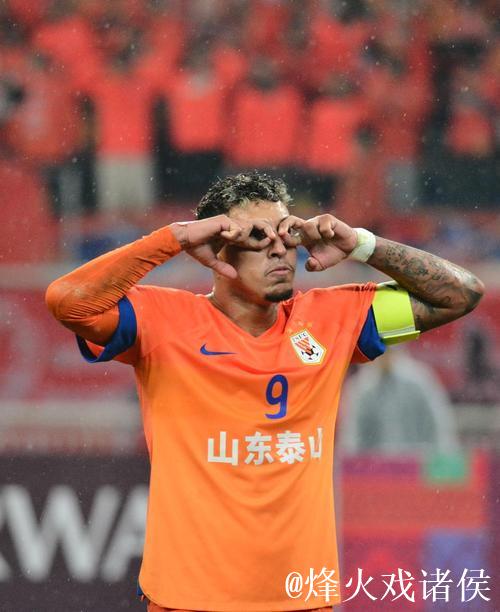 亚冠-克雷桑传射双响 山东泰山主场3-1击败光州FC 亚冠-克雷桑传射双响 山东泰山主场3-1击败光州FC